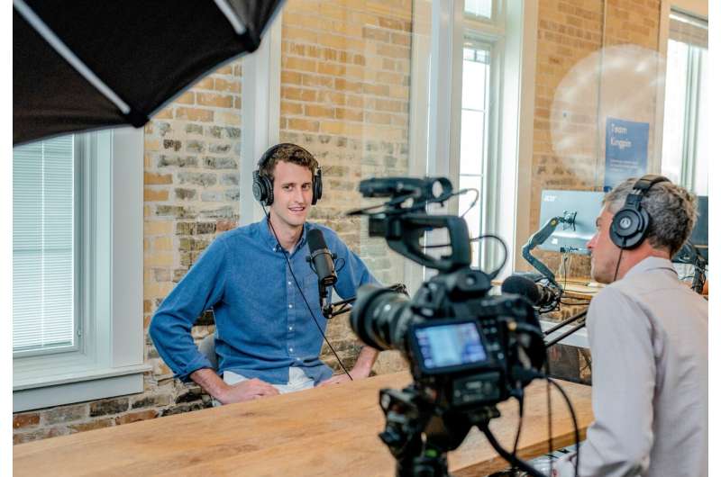 How AI can help journalists find diverse and original sources