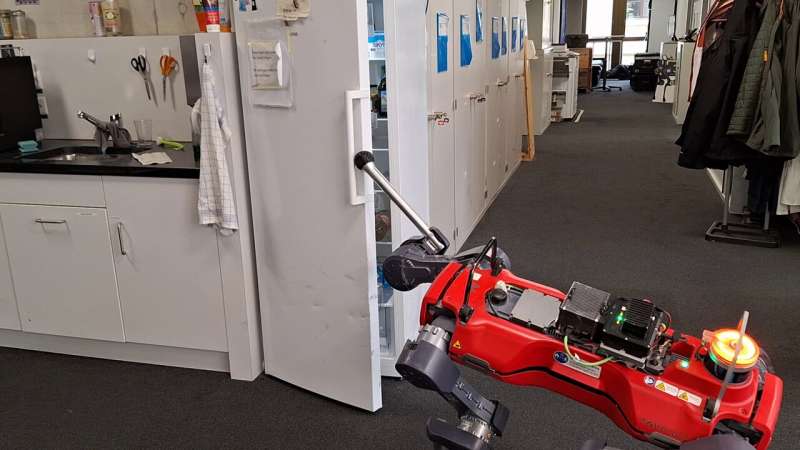 A model that could broaden the manipulation skills of four-legged robots