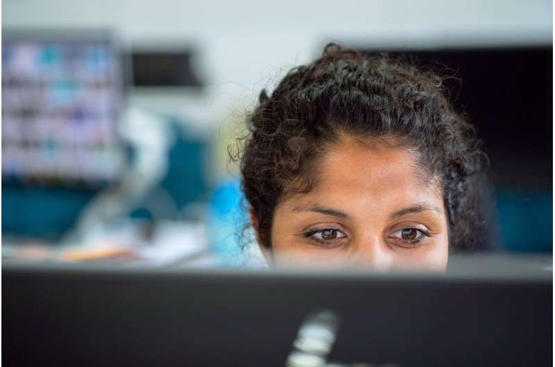 Women are less interested in AI than men, but using it would help them advance at work
